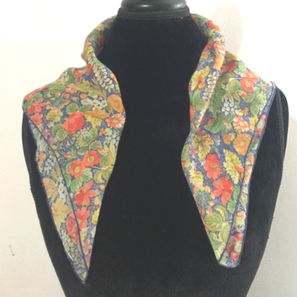 70’s Fall Floral Scarf Handmade - Picture 5 of 6